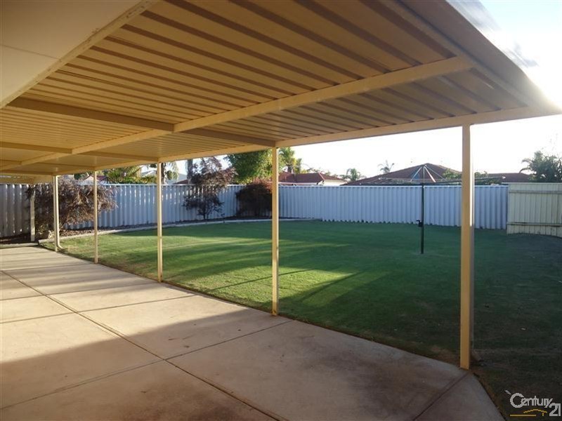 24 Pallarup Grove, Waikiki WA 6169