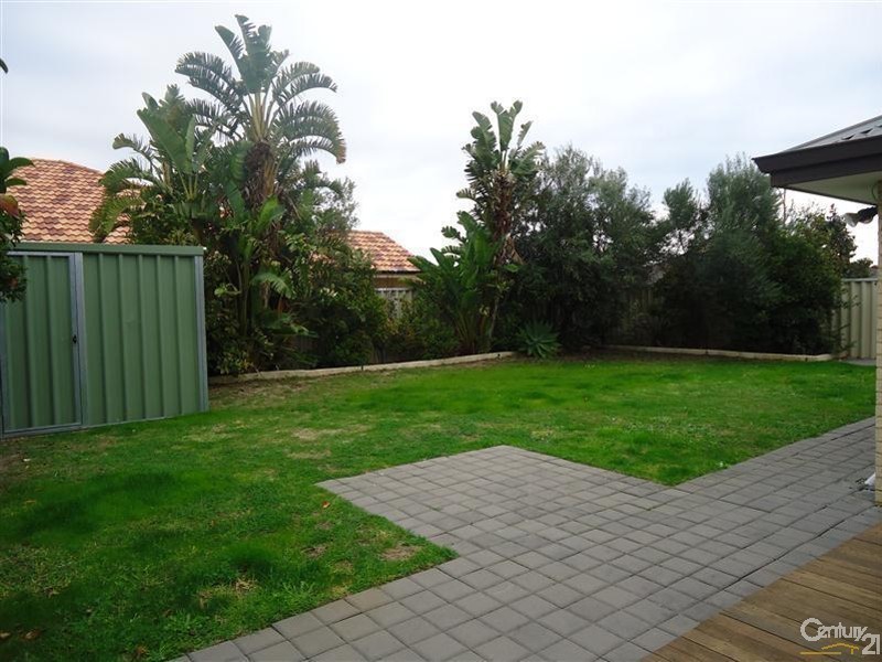 15 Noosa Drive, Secret Harbour WA 6173