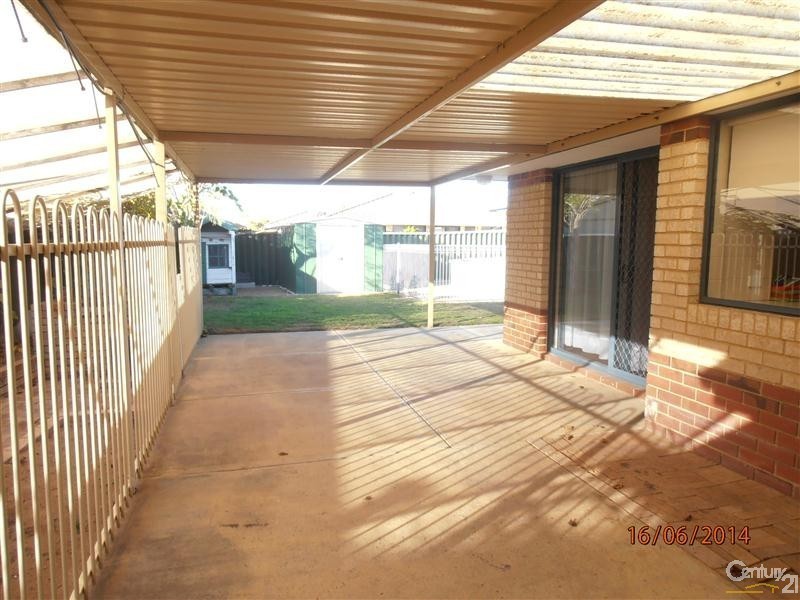 36 Royal Palm Drive, Warnbro WA 6169