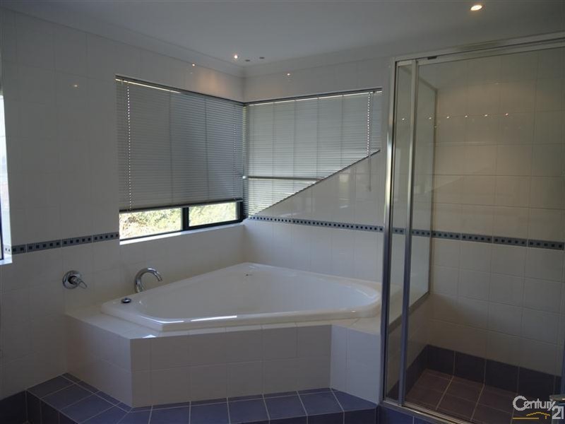2 Kirkwall Close, Warnbro WA 6169