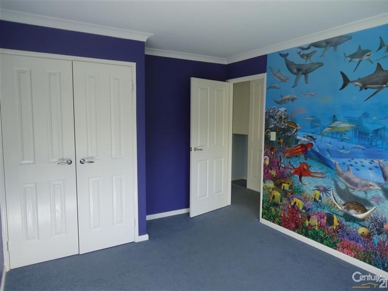 2 Kirkwall Close, Warnbro WA 6169
