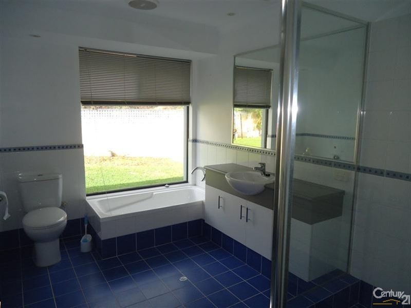 2 Kirkwall Close, Warnbro WA 6169