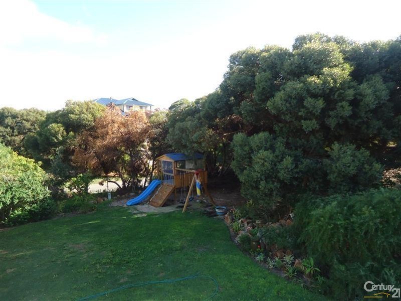2 Kirkwall Close, Warnbro WA 6169