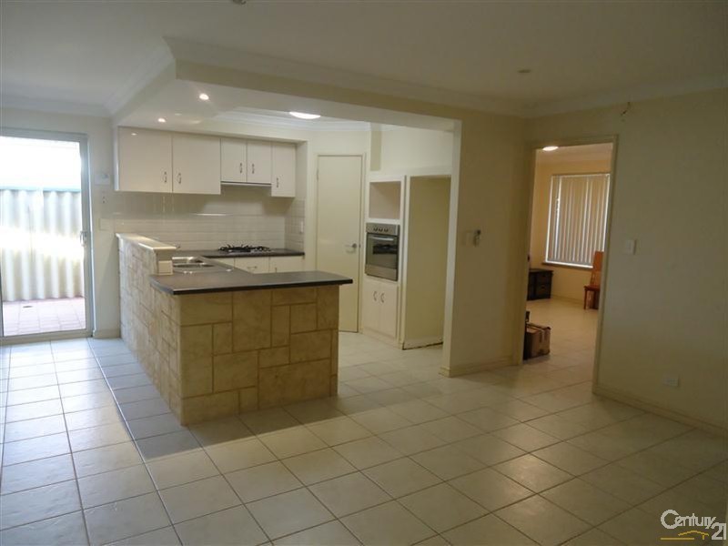 10/5 Sainte Maxime Avenue, Port Kennedy WA 6172