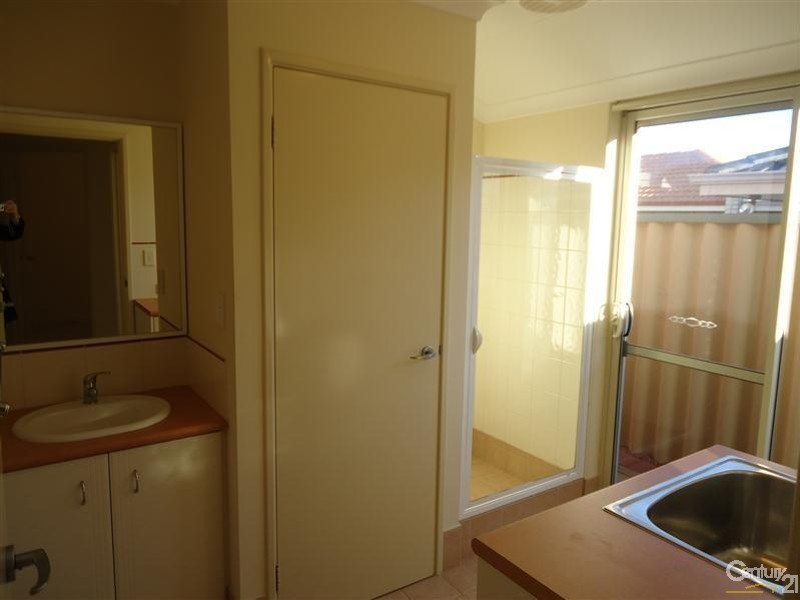 10/5 Sainte Maxime Avenue, Port Kennedy WA 6172