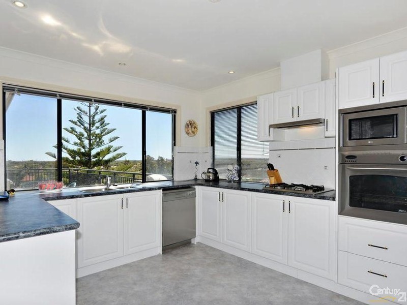 14 Hilda Road, Waikiki WA 6169