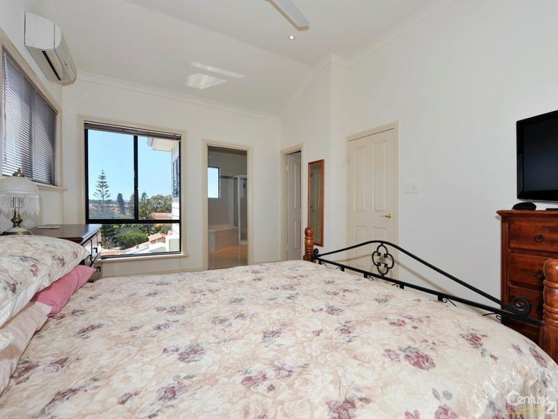 14 Hilda Road, Waikiki WA 6169