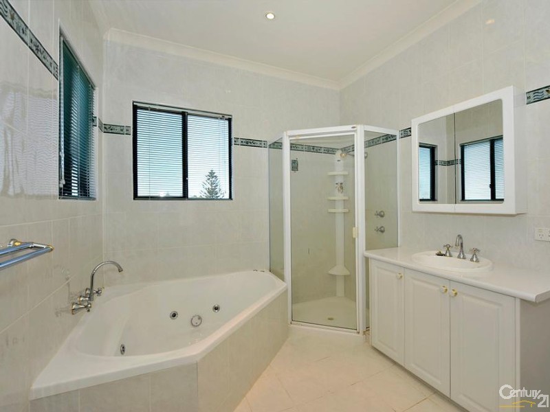 14 Hilda Road, Waikiki WA 6169