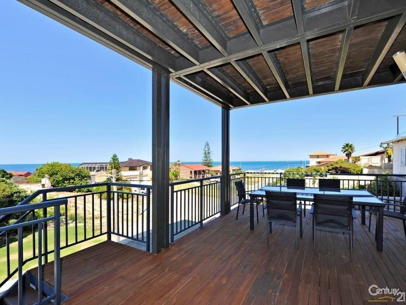 14 Hilda Road, Waikiki WA 6169