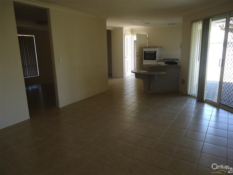 174 Willmott Drive, Waikiki WA 6169