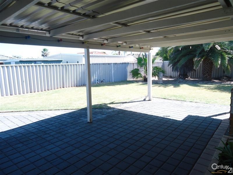 174 Willmott Drive, Waikiki WA 6169