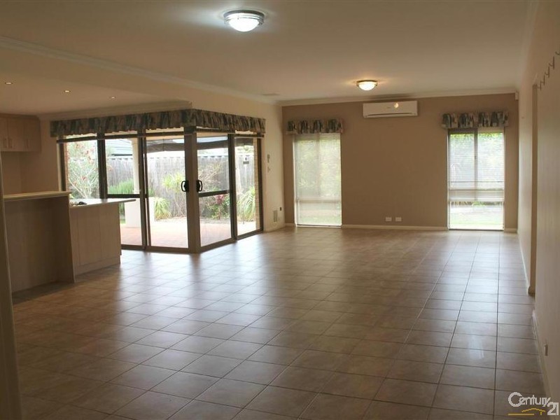 6 Oceanrunner Boulevard, Shoalwater WA 6169