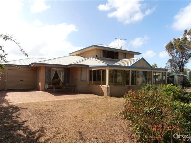 25 Shelton Street, Waikiki WA 6169