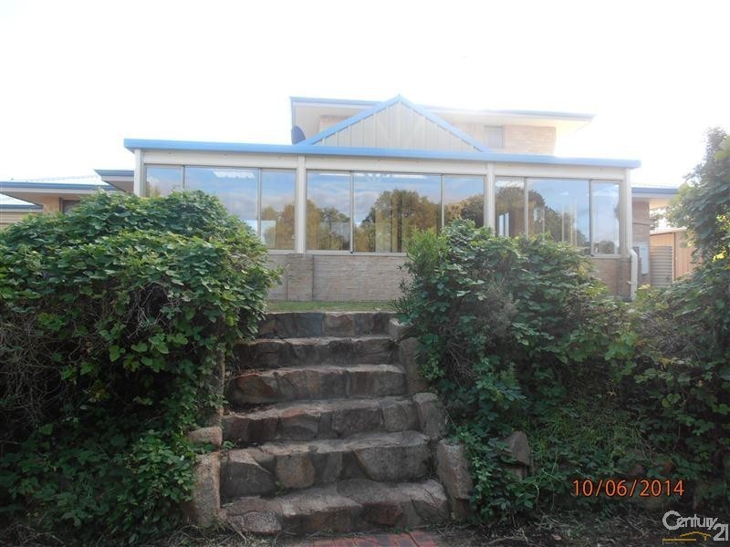 25 Shelton Street, Waikiki WA 6169