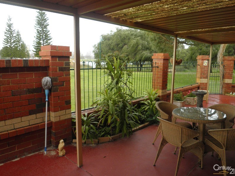 32/12 McNicholl Street, Rockingham WA 6168