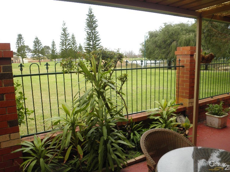 32/12 McNicholl Street, Rockingham WA 6168