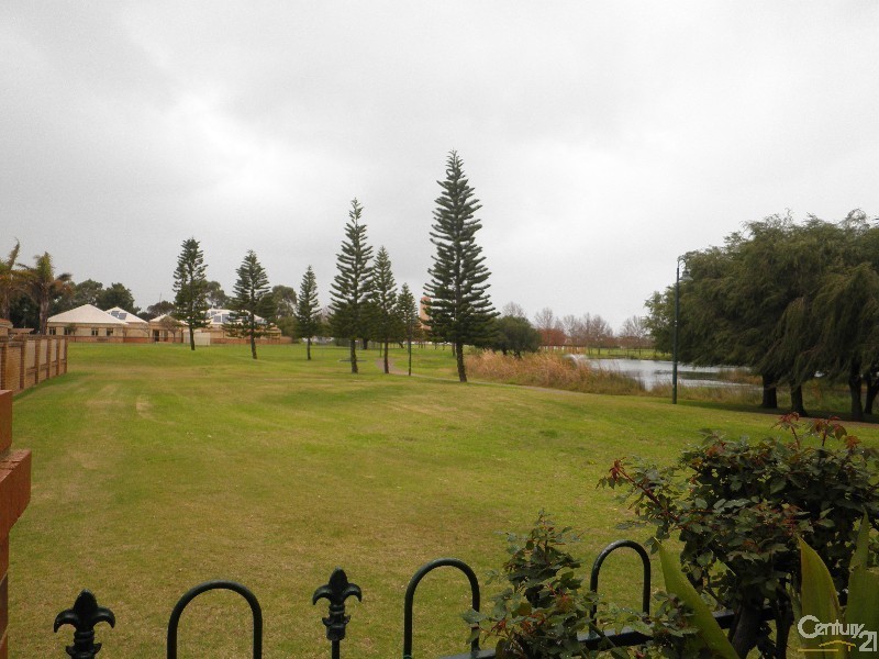 32/12 McNicholl Street, Rockingham WA 6168