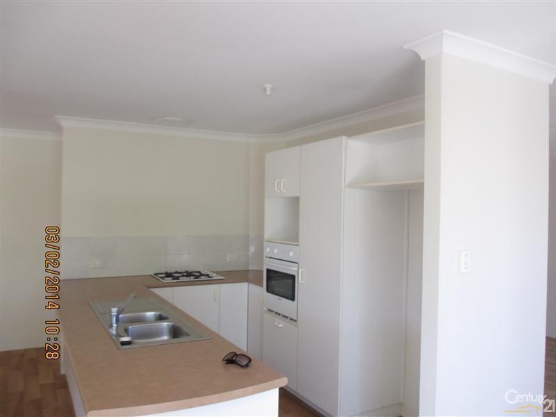 13 Galway Gardens, Warnbro WA 6169