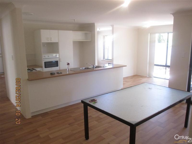 13 Galway Gardens, Warnbro WA 6169