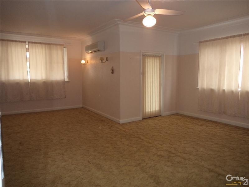 102 Harrison Street, Rockingham WA 6168