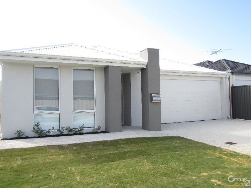 6 Indee Pass, Secret Harbour WA 6173