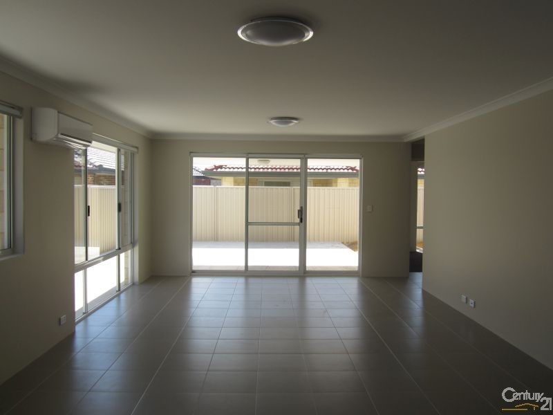 6 Indee Pass, Secret Harbour WA 6173