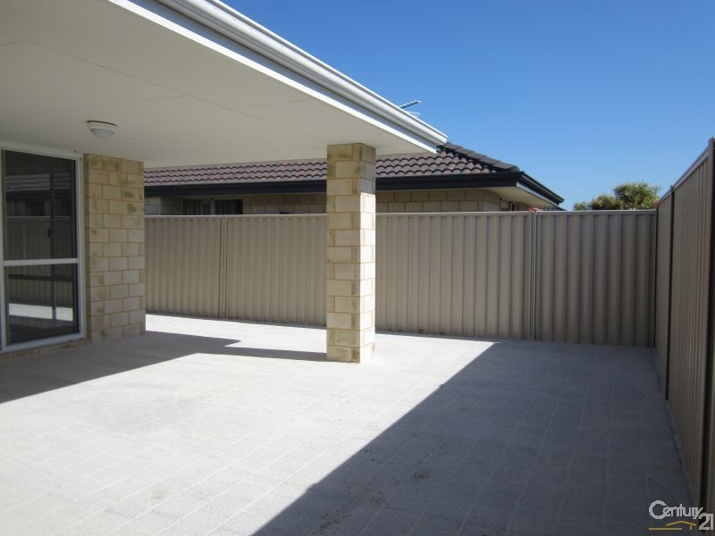 6 Indee Pass, Secret Harbour WA 6173