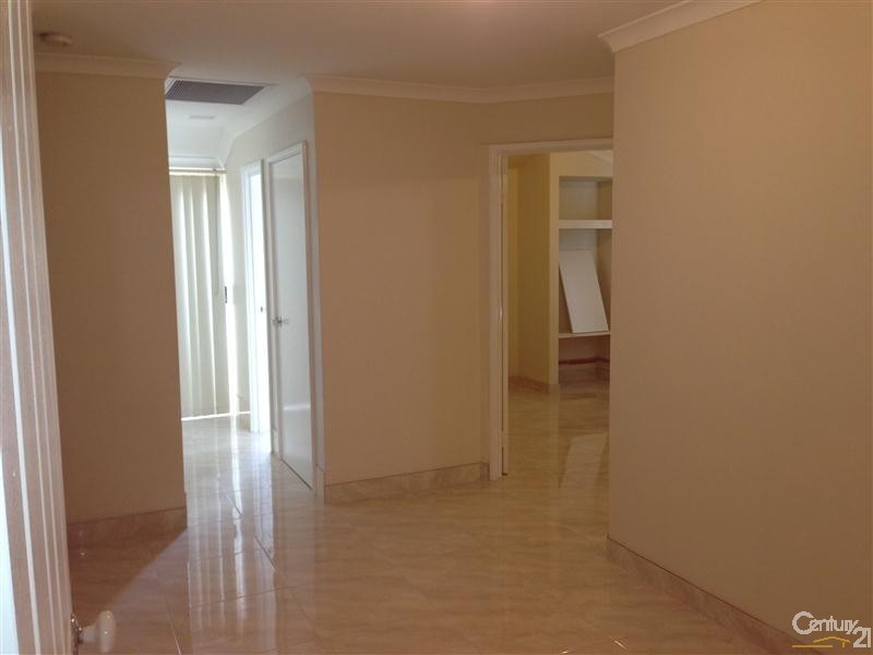 45 Amadeus Crescent, Port Kennedy WA 6172