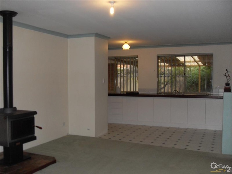 13 Porpoise Grove, Waikiki WA 6169