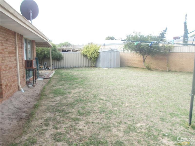 13 Porpoise Grove, Waikiki WA 6169