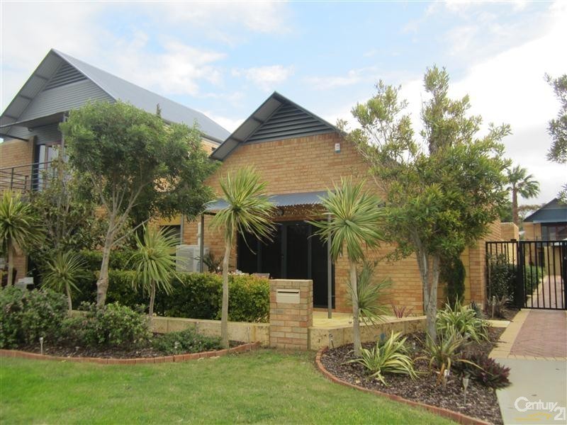 13/20 Lake Street, Rockingham WA 6168