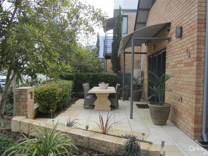 13/20 Lake Street, Rockingham WA 6168