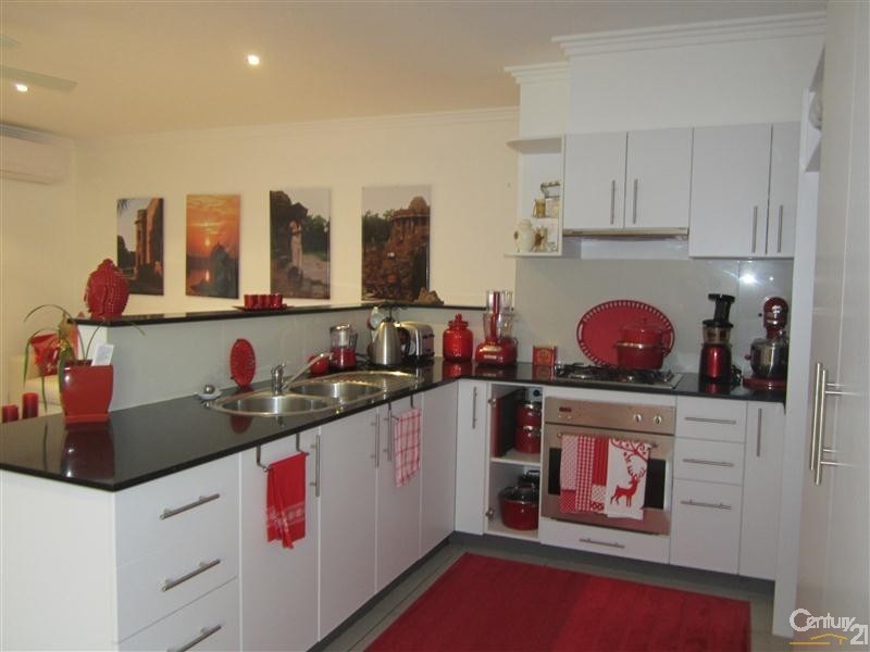 13/20 Lake Street, Rockingham WA 6168