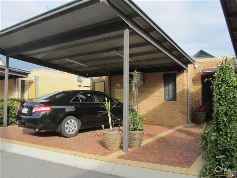 13/20 Lake Street, Rockingham WA 6168