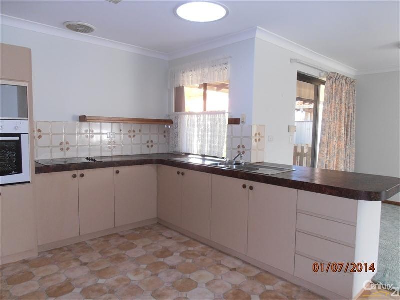 118B Gloucester Crescent, Shoalwater WA 6169