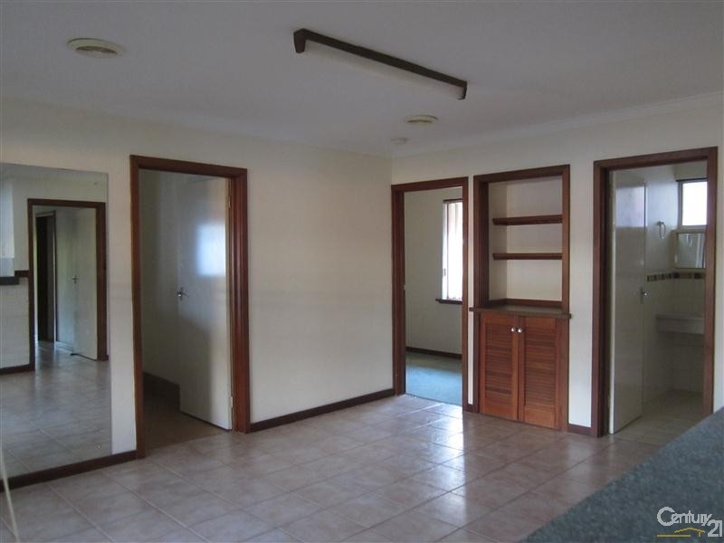 161 Safety Bay Road, Shoalwater WA 6169