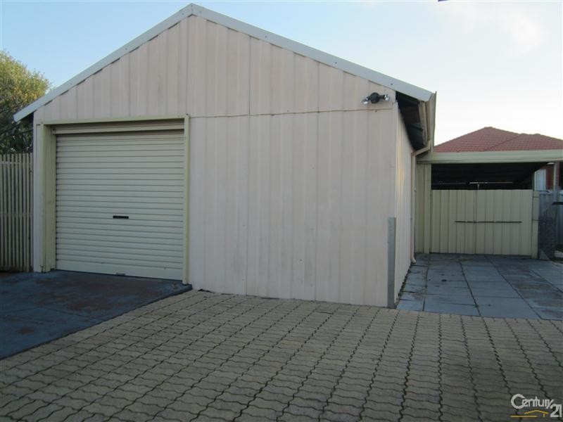 161 Safety Bay Road, Shoalwater WA 6169