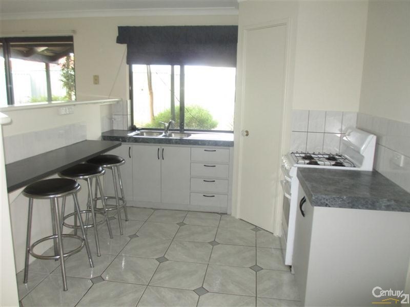 4 Burleigh Drive, Waikiki WA 6169