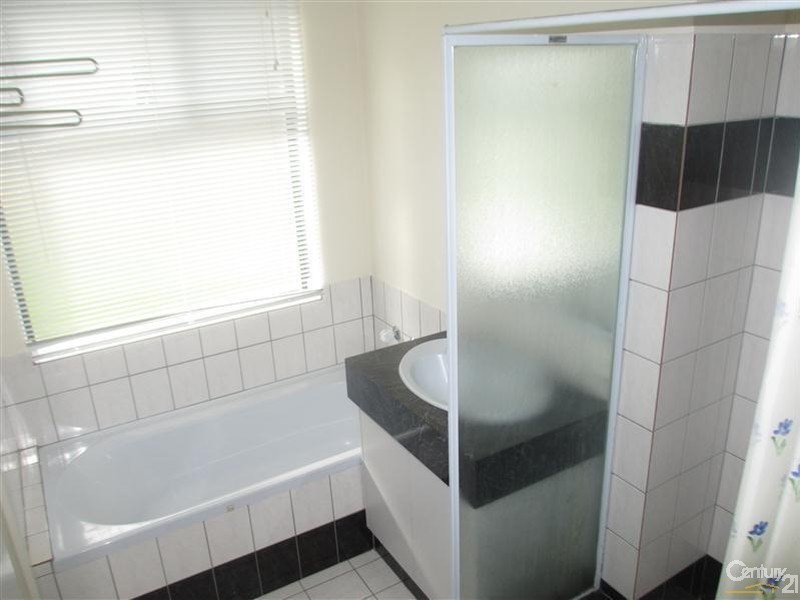 4 Burleigh Drive, Waikiki WA 6169