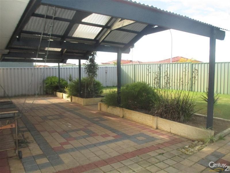 4 Burleigh Drive, Waikiki WA 6169