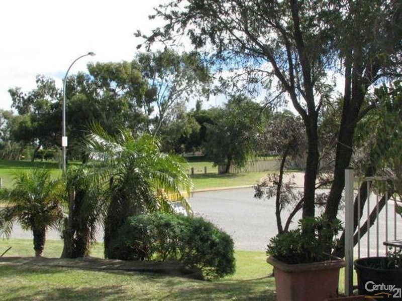 1 Transom Lane, Waikiki WA 6169