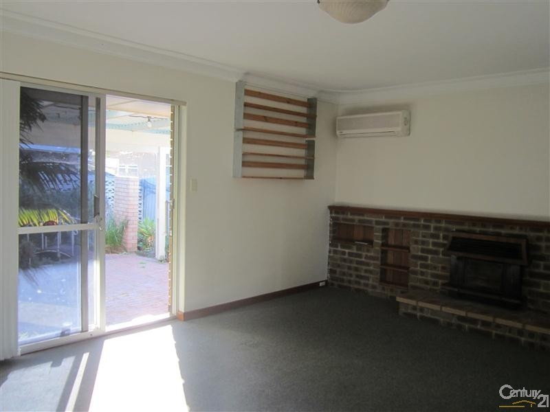 24 Hawker Street, Safety Bay WA 6169