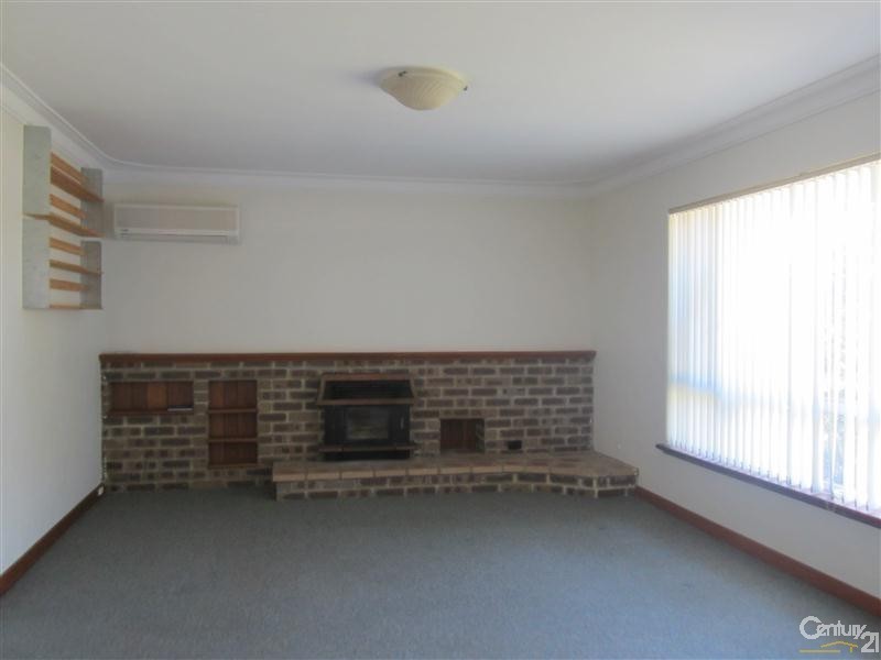 24 Hawker Street, Safety Bay WA 6169