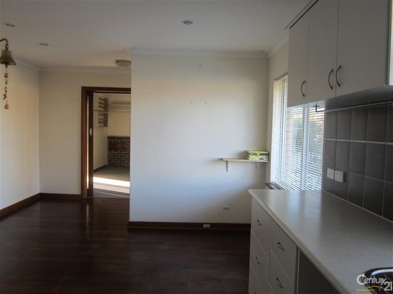 24 Hawker Street, Safety Bay WA 6169