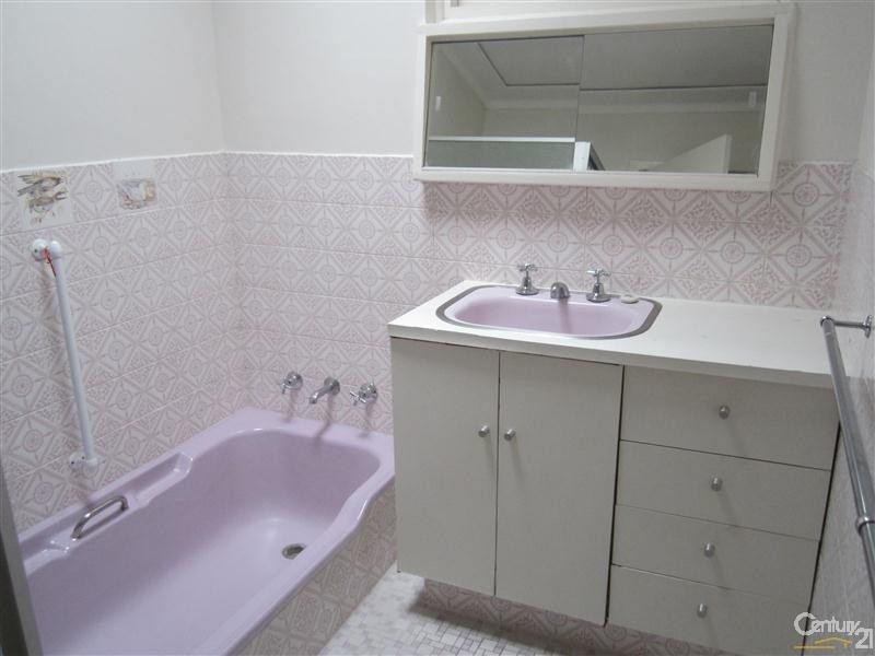 24 Hawker Street, Safety Bay WA 6169