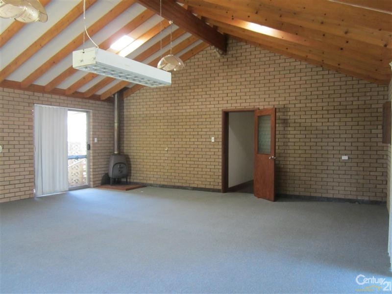 24 Hawker Street, Safety Bay WA 6169