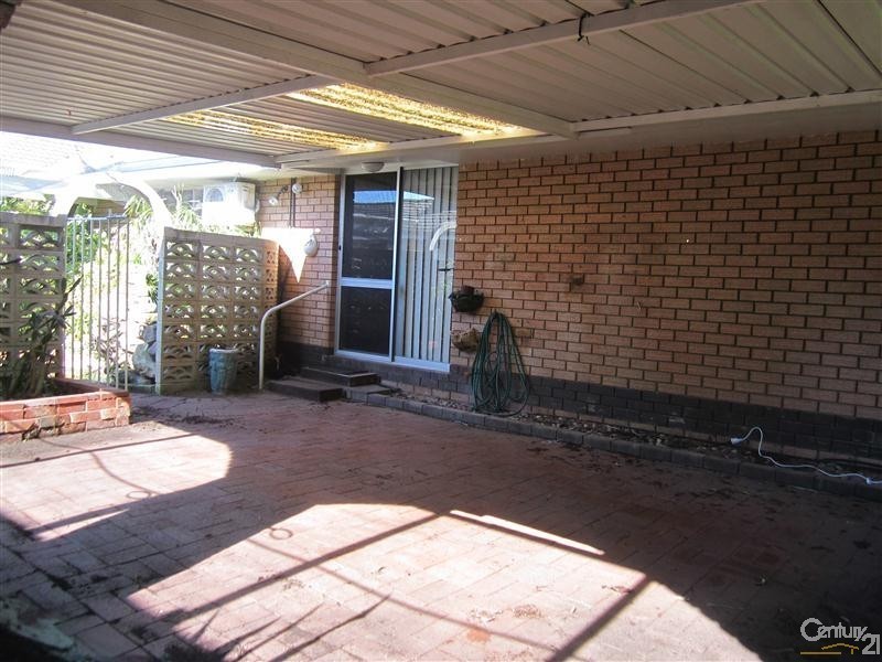 24 Hawker Street, Safety Bay WA 6169