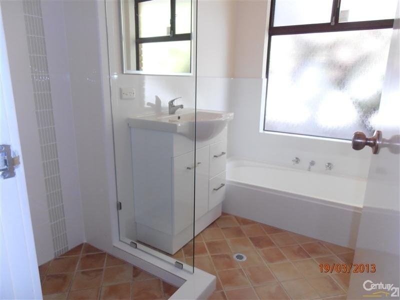 521 Safety Bay Rd, Waikiki WA 6169