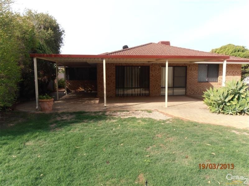 521 Safety Bay Rd, Waikiki WA 6169