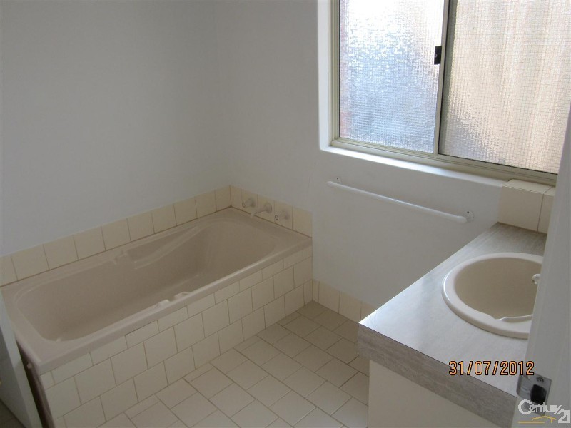 2/25 Penang Loop, Warnbro WA 6169